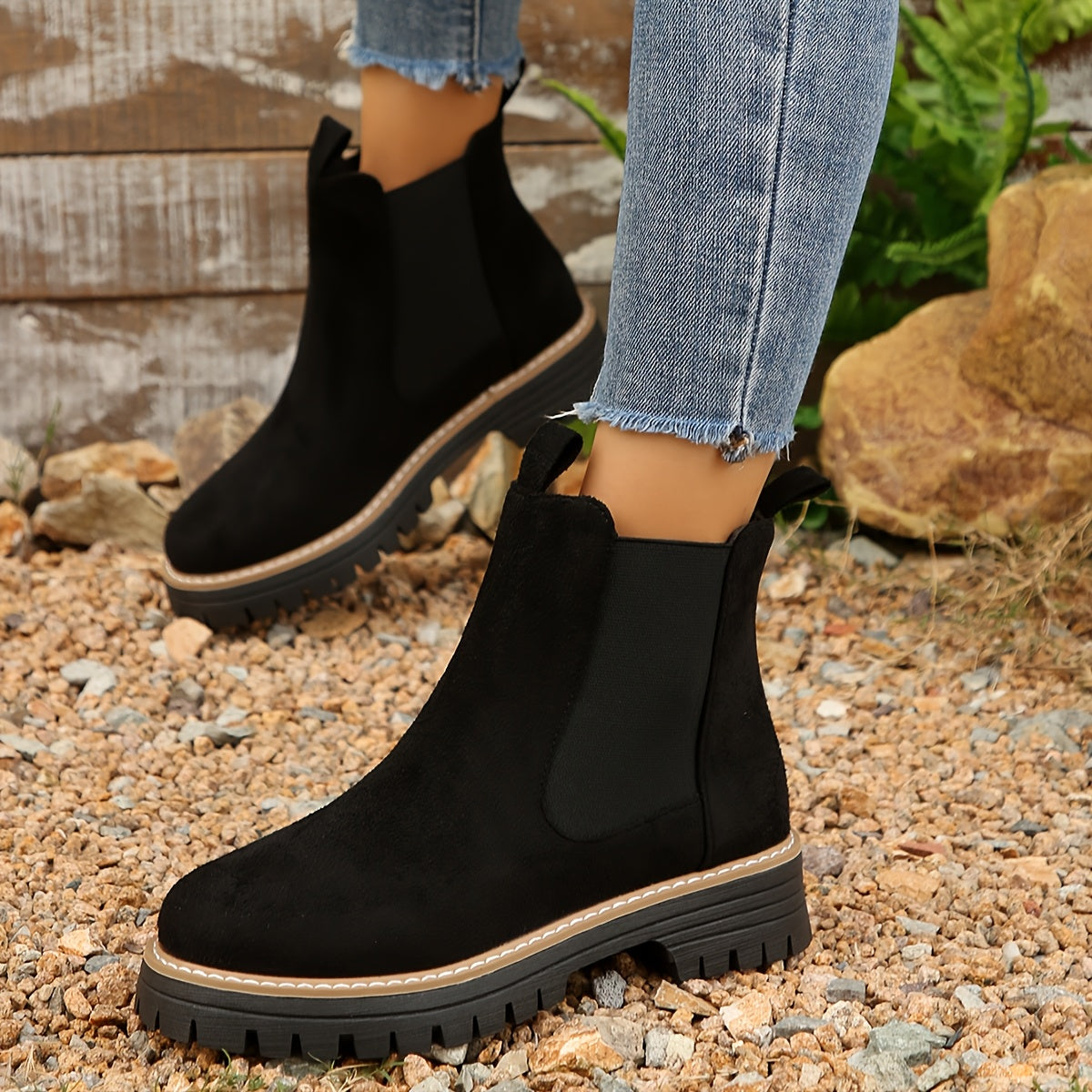 Women's fashion plain ankle boots with a thick sole