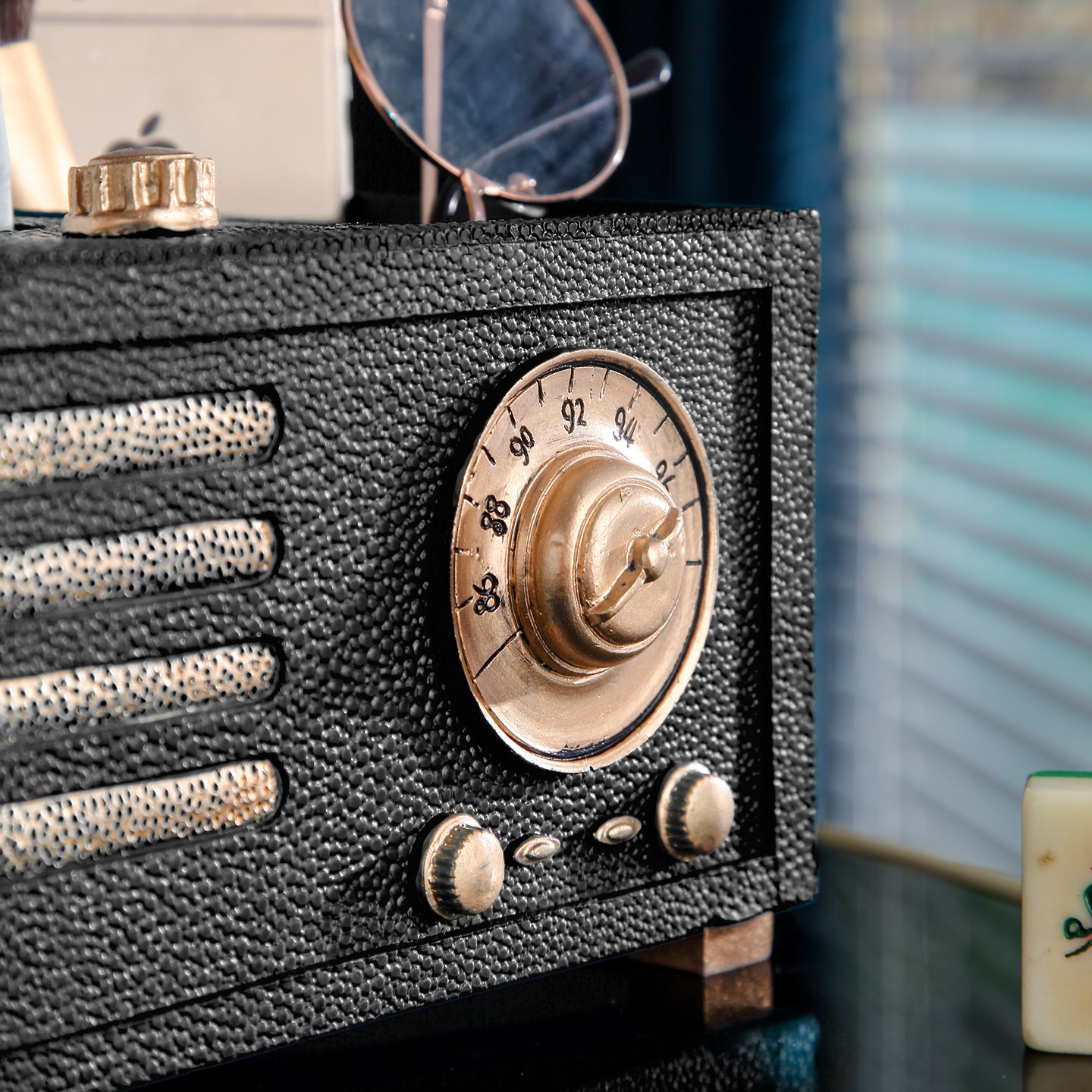 Retro style multifunctional radio tissue box