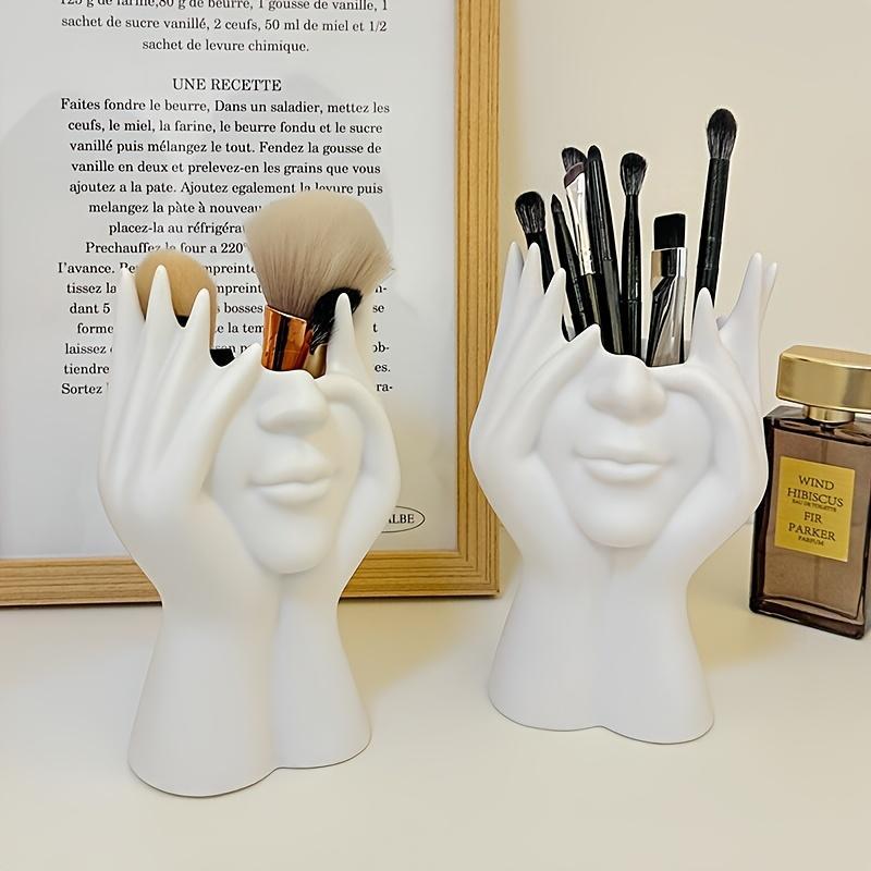 Creative hand-shaped makeup brush holder flower stand🎁