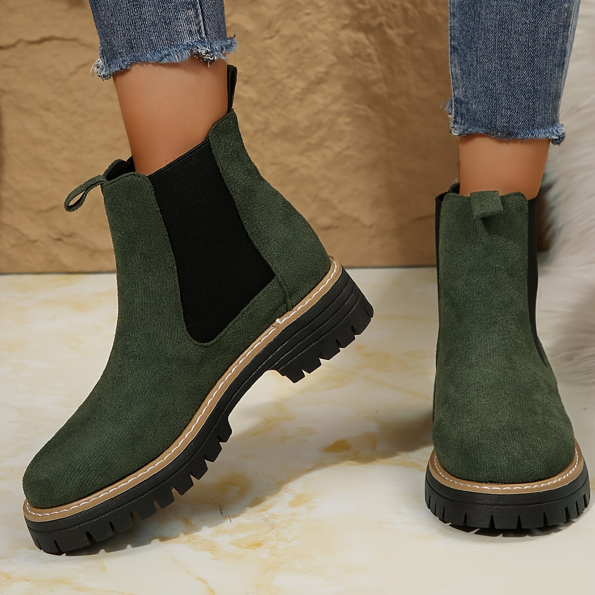 Women's fashion plain ankle boots with a thick sole