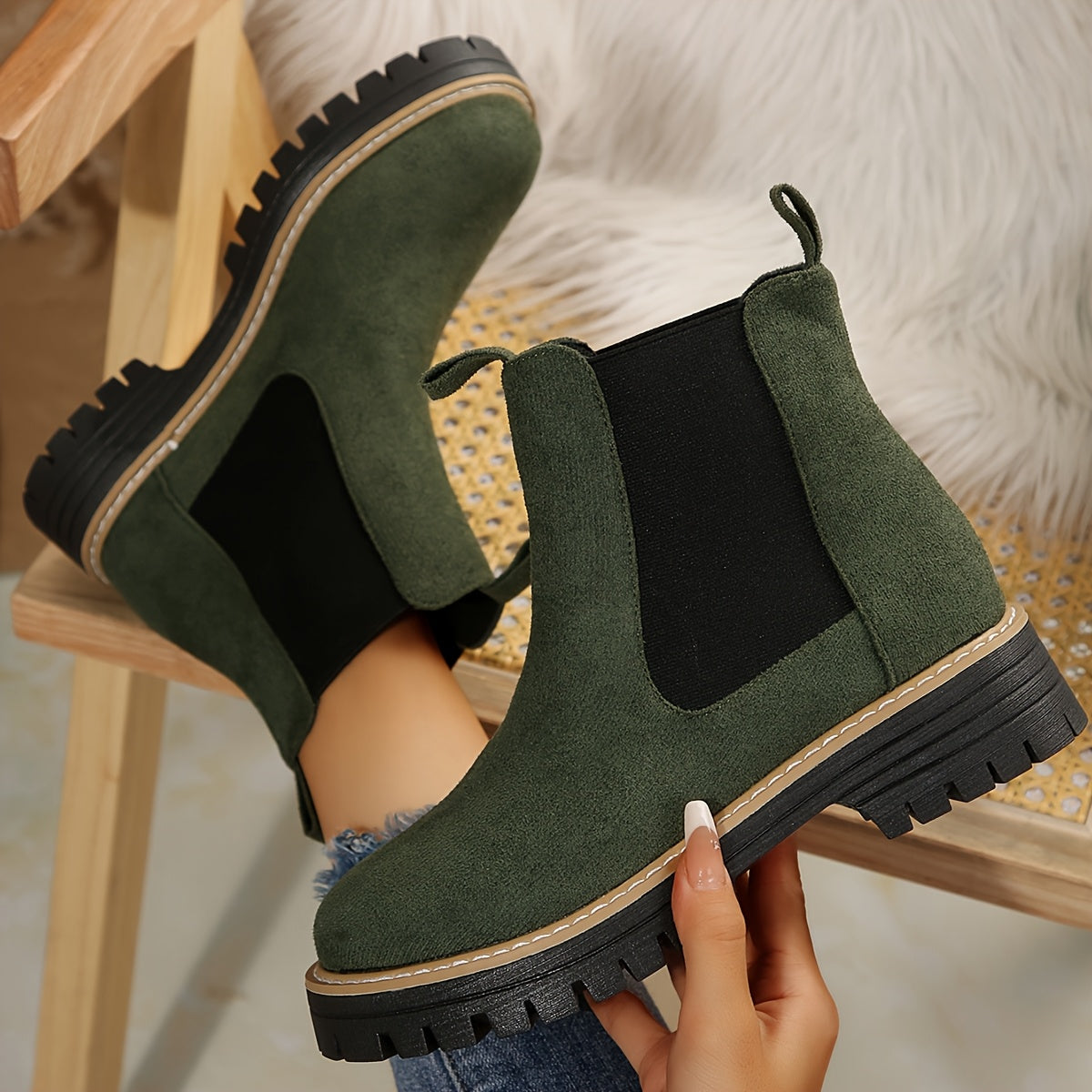 Women's fashion plain ankle boots with a thick sole