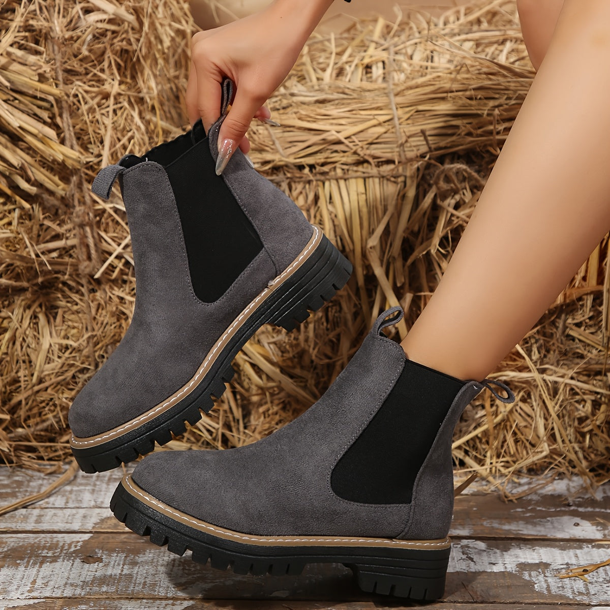 Women's fashion plain ankle boots with a thick sole