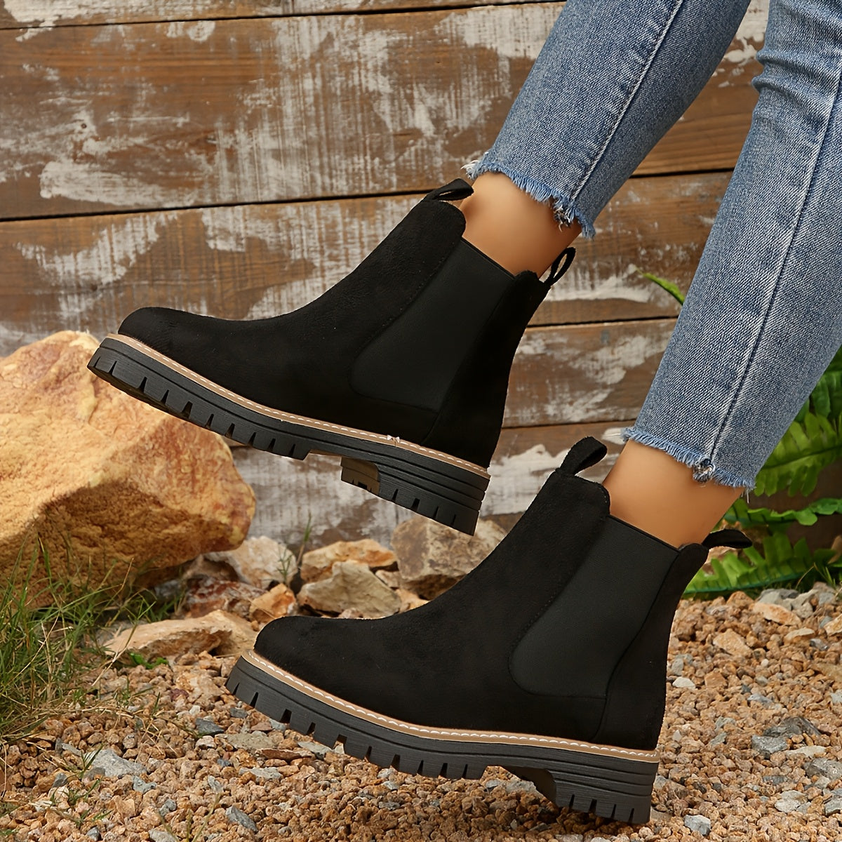 Women's fashion plain ankle boots with a thick sole