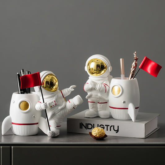 Astronaut Pen Holder